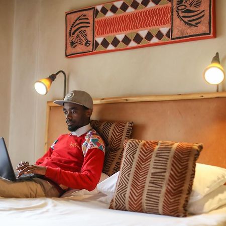 Ikhaya Lodge Fokváros Kültér fotó