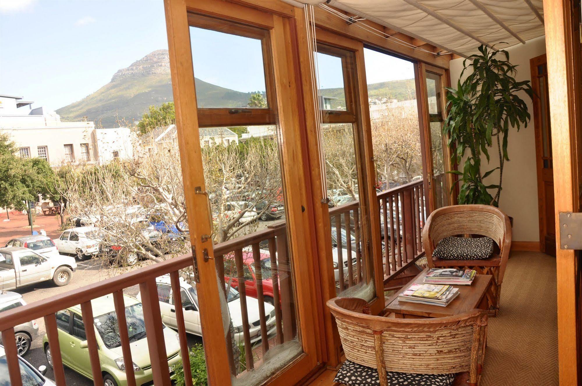 Ikhaya Lodge Fokváros Kültér fotó